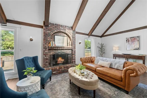 $560,000 | 413 Northeast Greenway Drive, Blue Springs, MO 64014