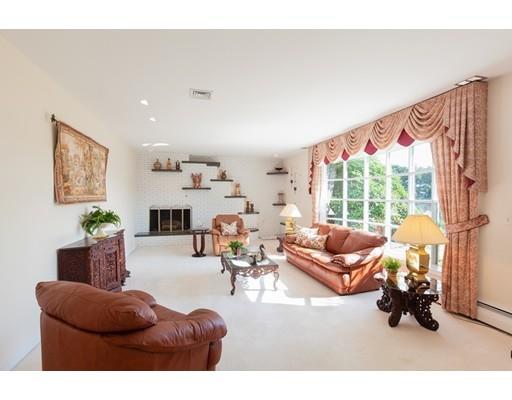 210 Whitewood Road Westwood, MA 02090 - Photo 6 of 41 Gallery Image 6
