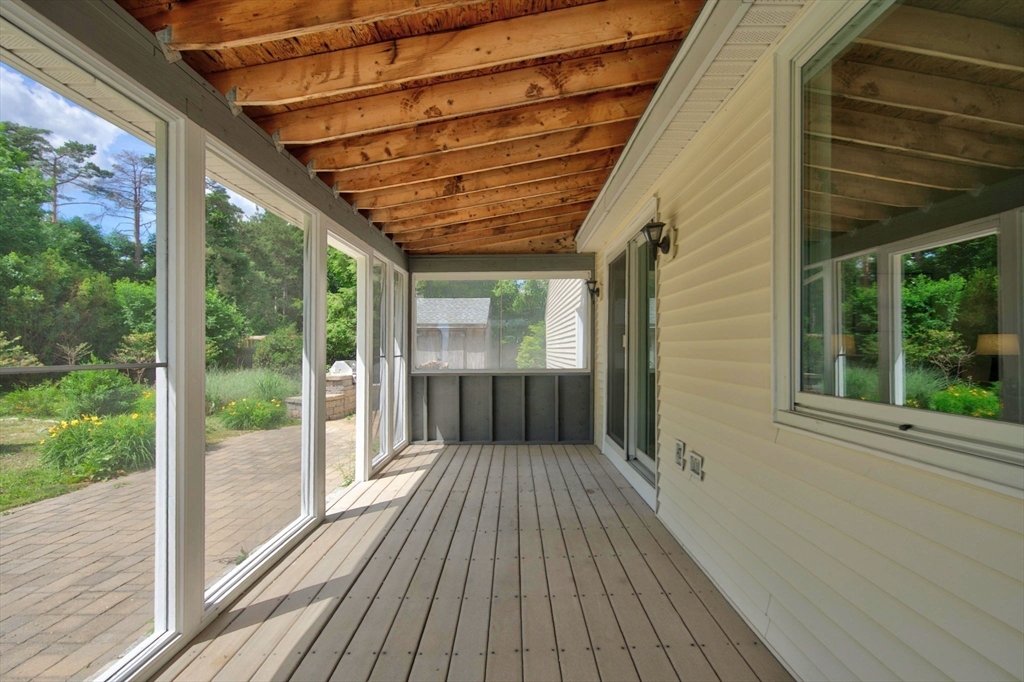 10 Hemlock Road Andover, MA 01810 - Photo 34 of 41