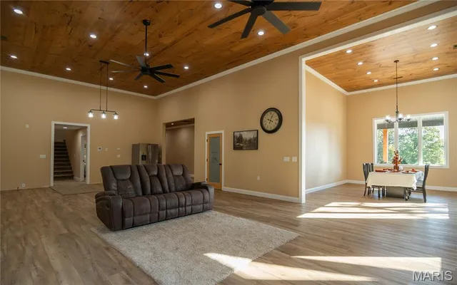 $939,000 | 835 Monday Lane, Williamsville, MO 63967