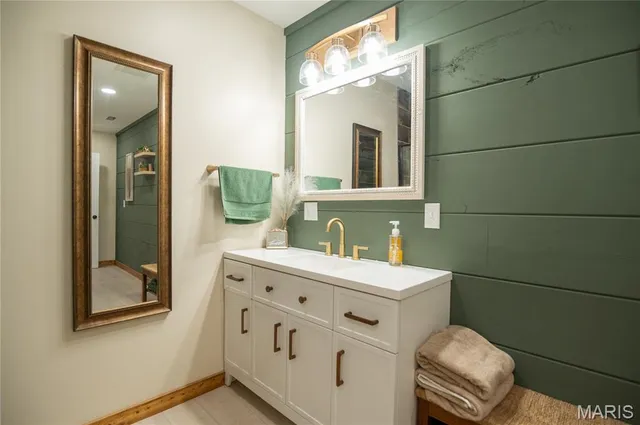 $939,000 | 835 Monday Lane, Williamsville, MO 63967