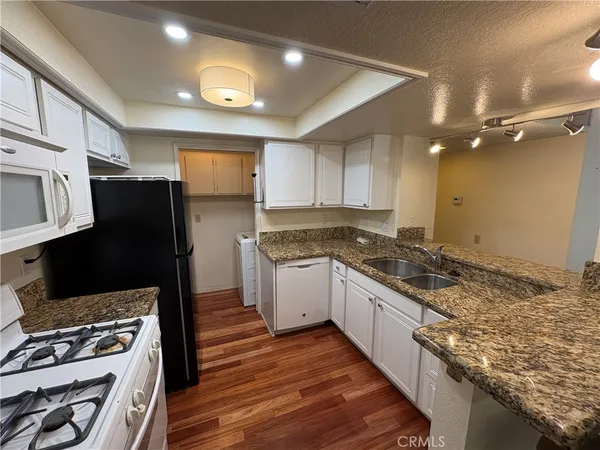 $2,600 | 246 East Fern Avenue, Unit 103, Redlands, CA 92373