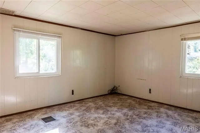 $1 | 813 Chipwood Lane, Centralia, IL 62801