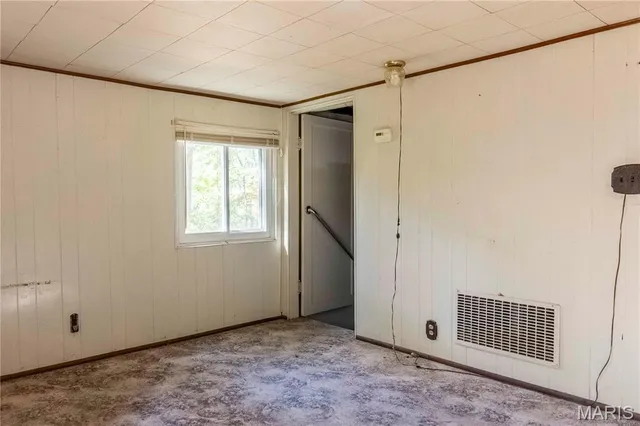 $1 | 813 Chipwood Lane, Centralia, IL 62801