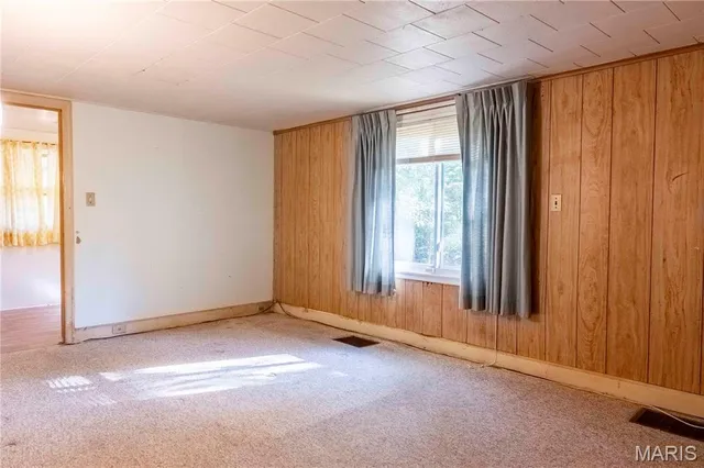 $1 | 813 Chipwood Lane, Centralia, IL 62801