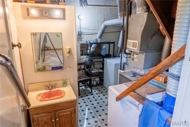 $1 | 813 Chipwood Lane, Centralia, IL 62801