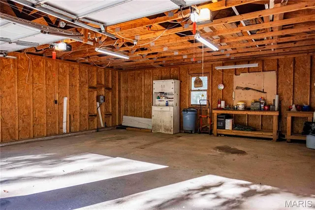 $1 | 813 Chipwood Lane, Centralia, IL 62801