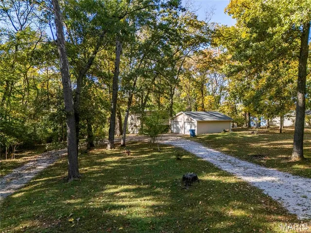 $1 | 813 Chipwood Lane, Centralia, IL 62801