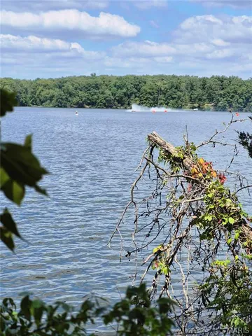 $1 | 813 Chipwood Lane, Centralia, IL 62801