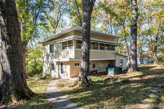 $1 | 813 Chipwood Lane, Centralia, IL 62801