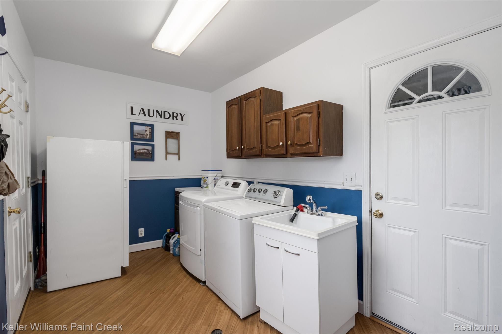 54680 Fairchild Road Macomb, MI 48042 - Photo 30 of 54 Laundry room