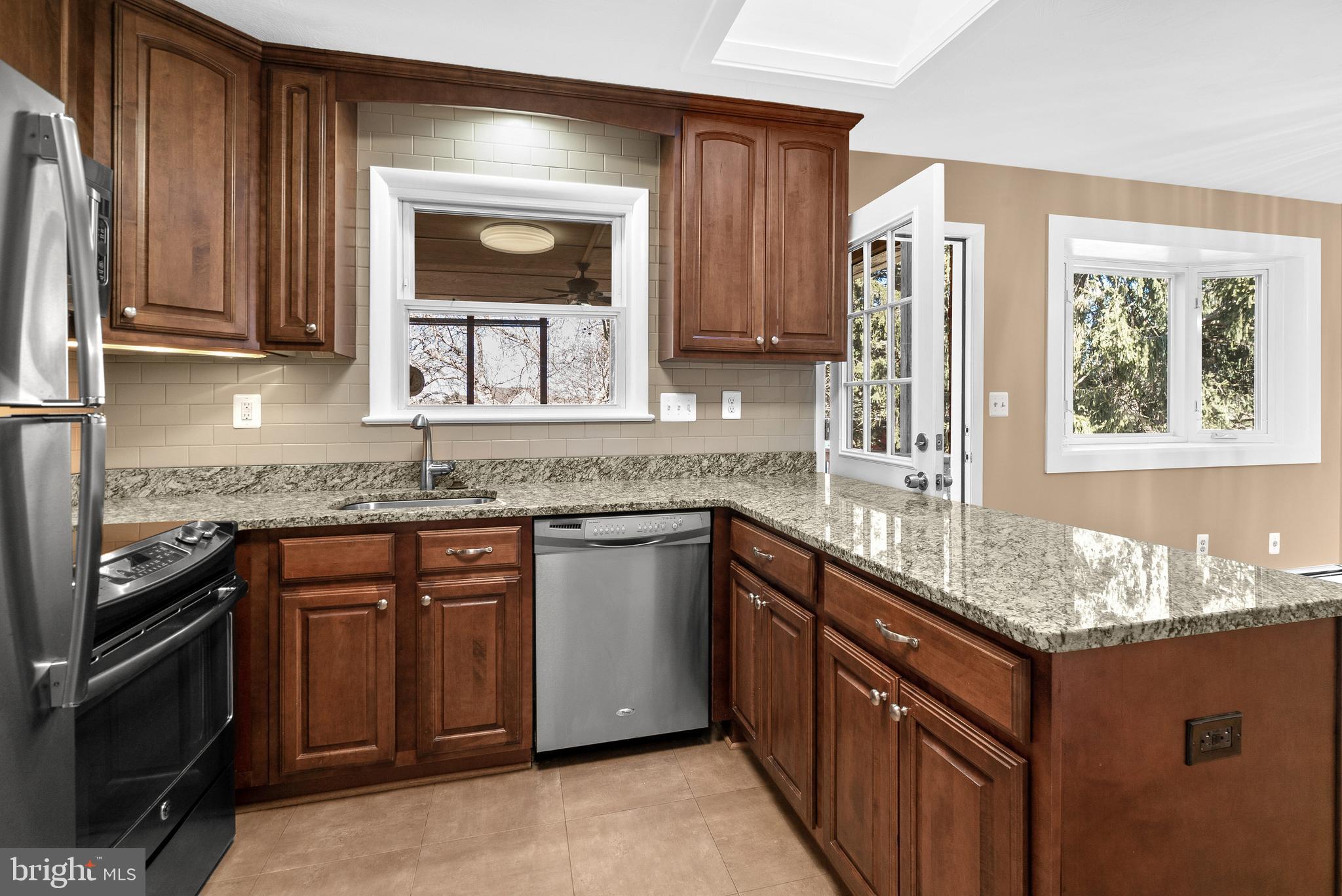 18508 Kingshill Road Germantown, MD 20874 - Photo 12 of 27 Gallery Image 12