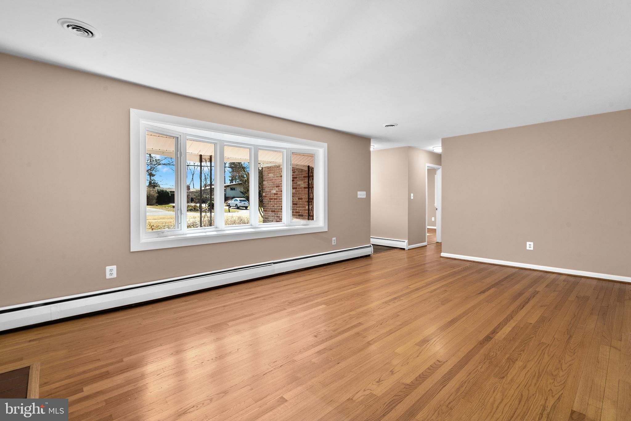 18508 Kingshill Road Germantown, MD 20874 - Photo 4 of 27 Gallery Image 4