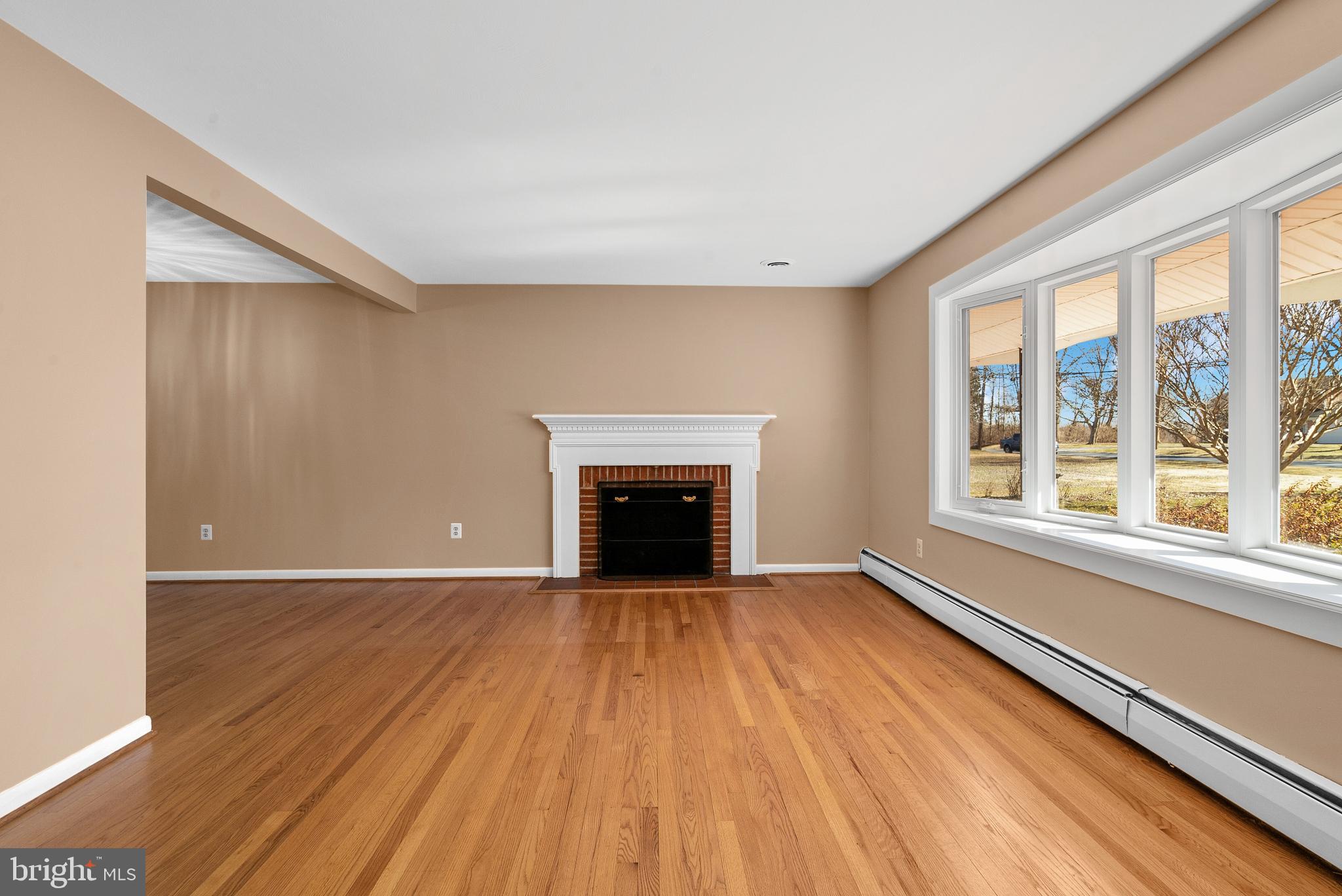 18508 Kingshill Road Germantown, MD 20874 - Photo 5 of 27 Gallery Image 5
