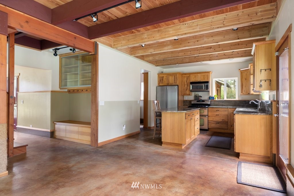 2965 North Slater Road Oak Harbor, WA 98277 - Photo 10 of 40 Gallery Image 10