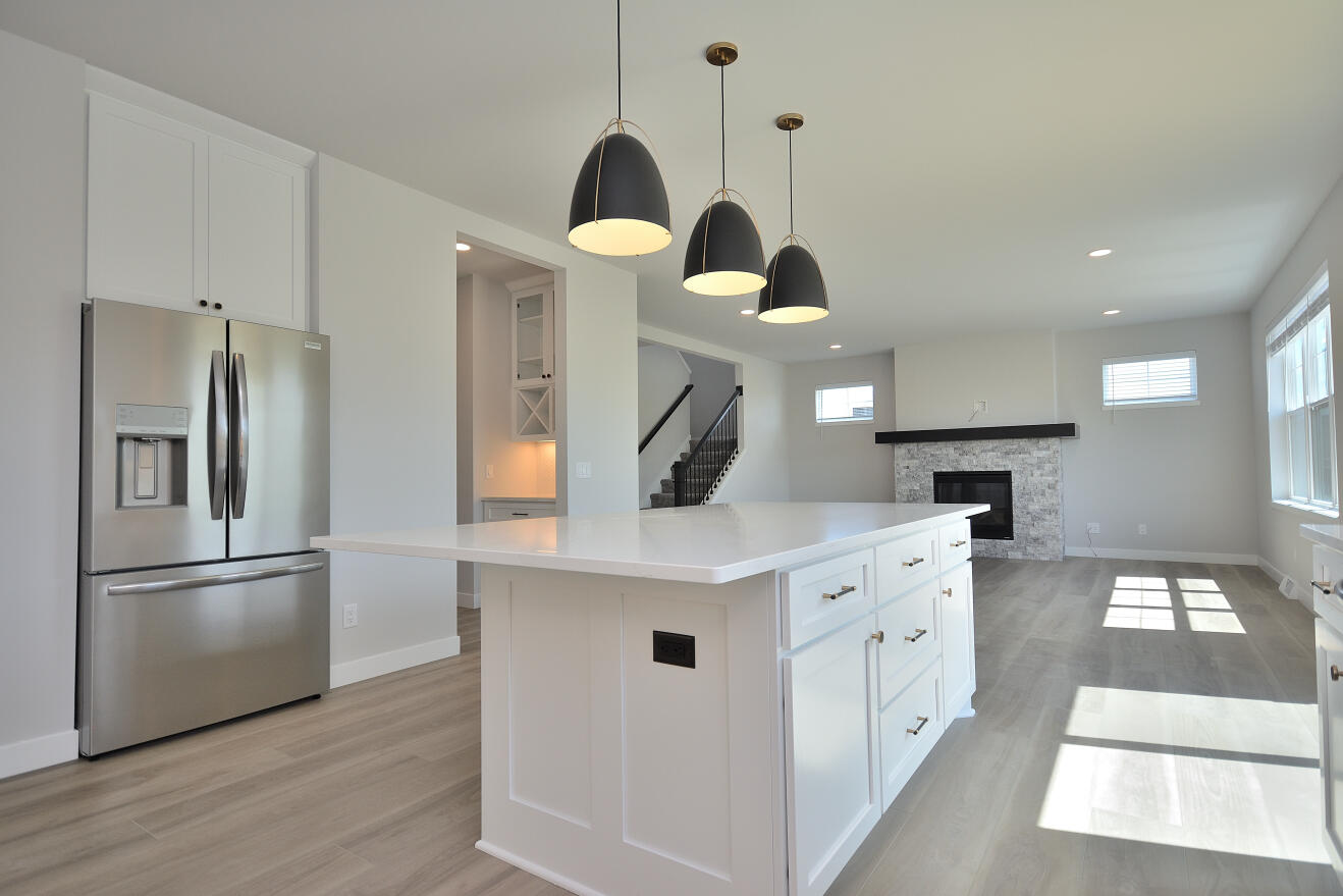 8175 Bluebird Court Mequon, WI 53097 - Photo 16 of 38 111 EMPS (12)