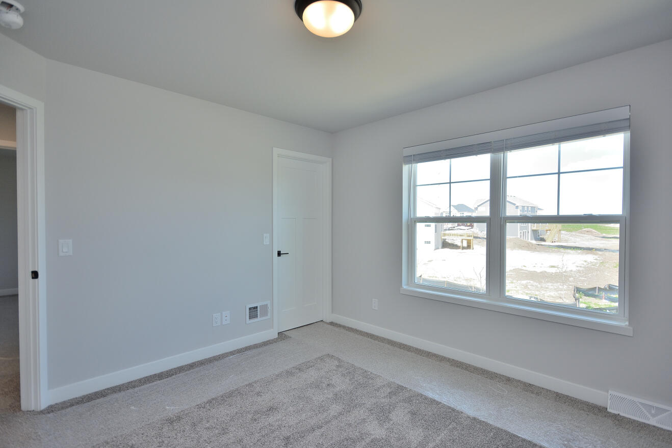8175 Bluebird Court Mequon, WI 53097 - Photo 23 of 38 111 EMPS (19)