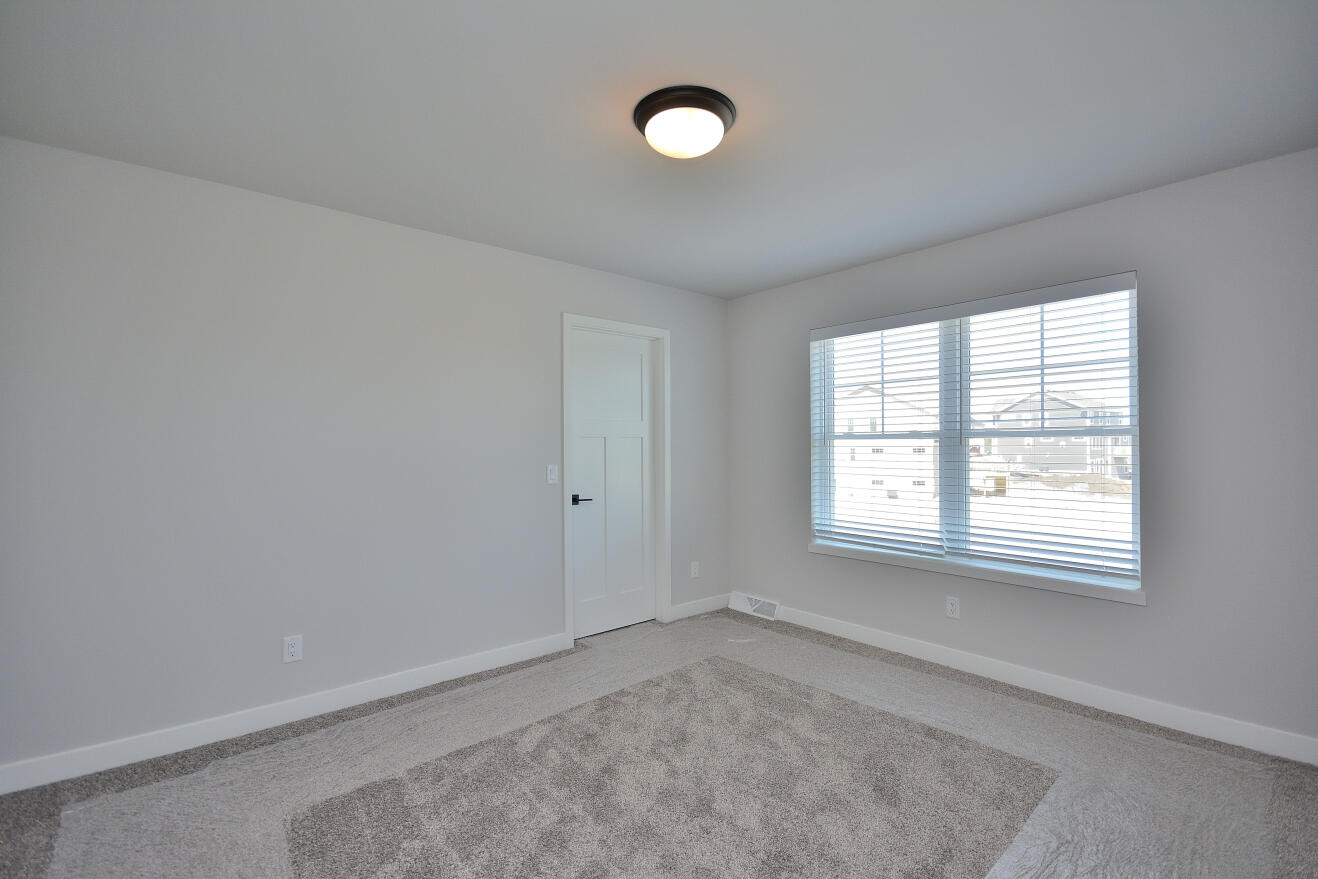 8175 Bluebird Court Mequon, WI 53097 - Photo 24 of 38 111 EMPS (20)