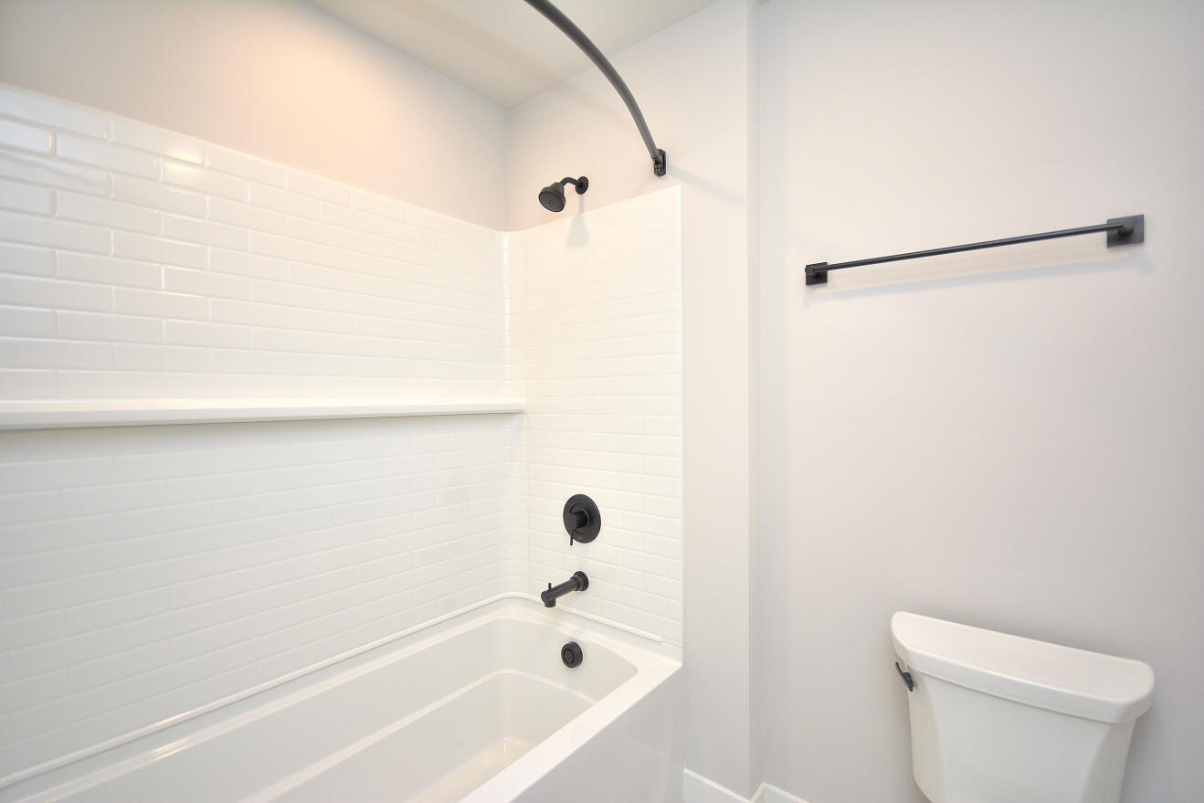 8175 Bluebird Court Mequon, WI 53097 - Photo 28 of 38 111 EMPS (23)