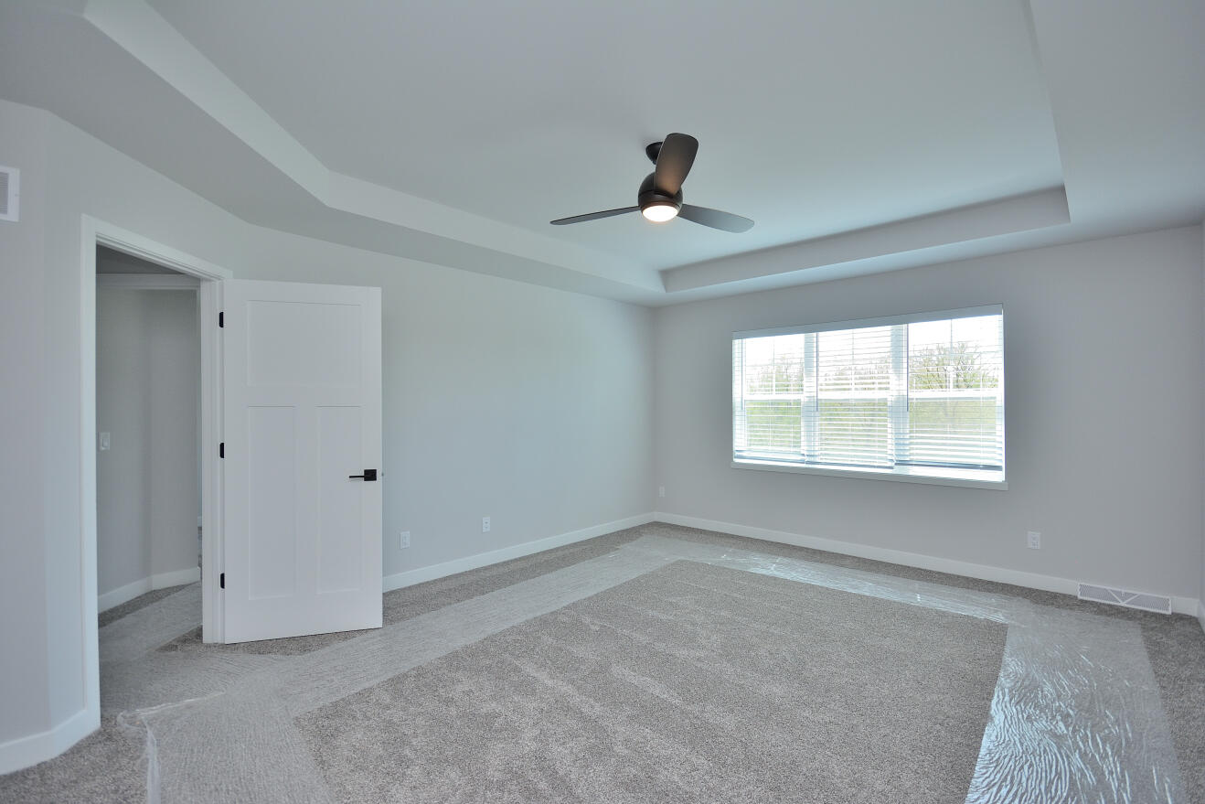 8175 Bluebird Court Mequon, WI 53097 - Photo 30 of 38 111 EMPS (25)