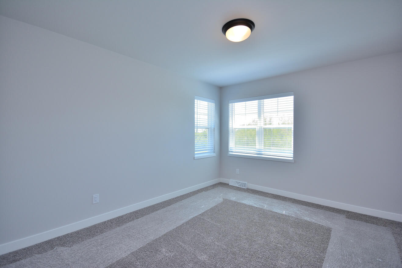 8175 Bluebird Court Mequon, WI 53097 - Photo 35 of 38 111 EMPS (30)