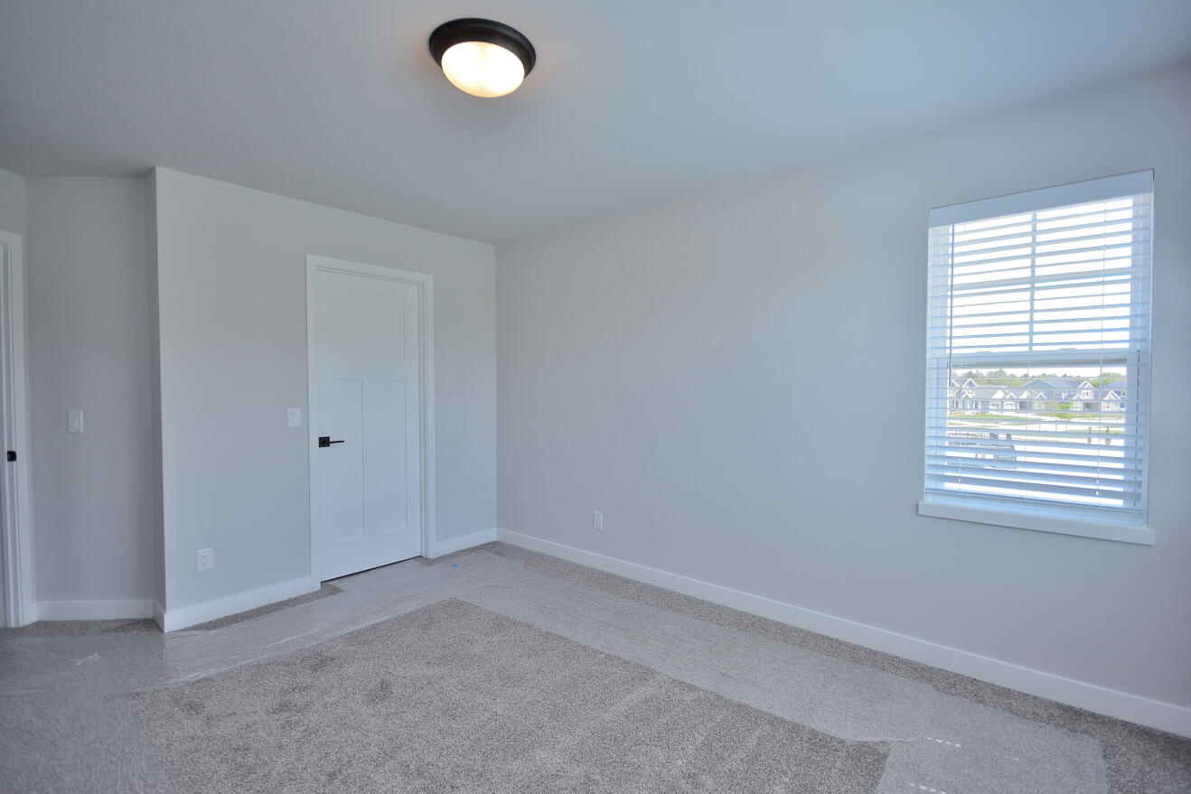 8175 Bluebird Court Mequon, WI 53097 - Photo 36 of 38 111 EMPS (31)
