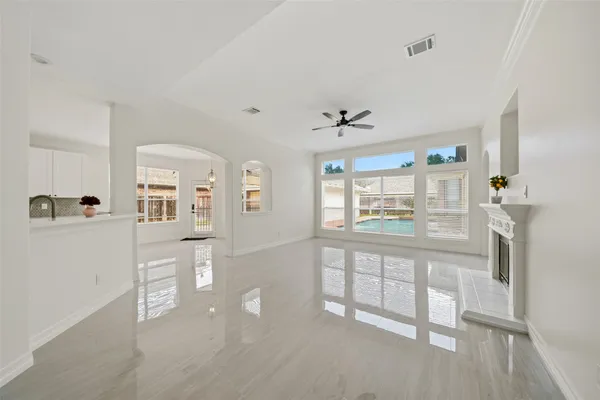 $4,400 | 5622 Lake Pl Drive, Houston, TX 77041