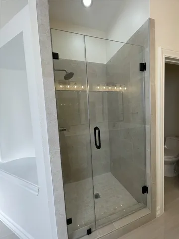 $4,400 | 5622 Lake Pl Drive, Houston, TX 77041