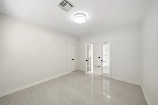 $4,400 | 5622 Lake Pl Drive, Houston, TX 77041