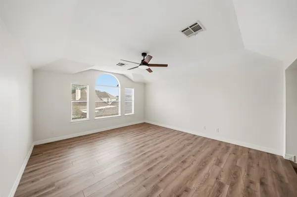 $4,400 | 5622 Lake Pl Drive, Houston, TX 77041