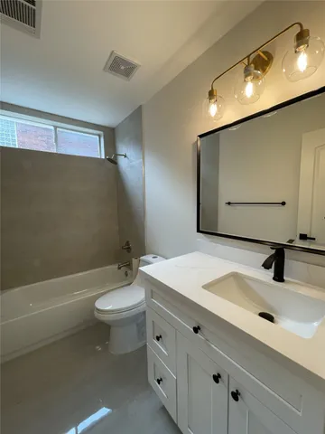 $4,400 | 5622 Lake Pl Drive, Houston, TX 77041