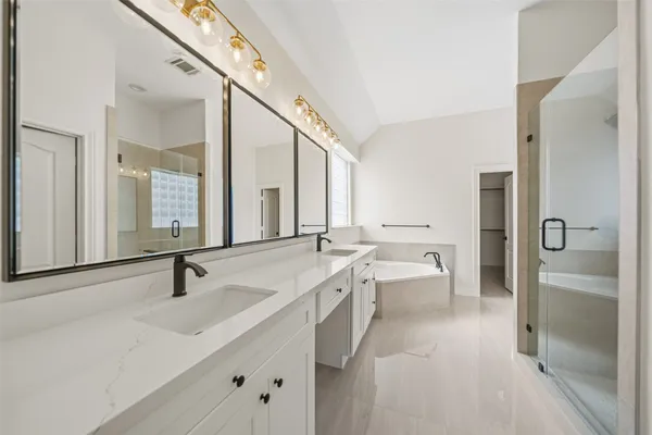 $4,400 | 5622 Lake Pl Drive, Houston, TX 77041