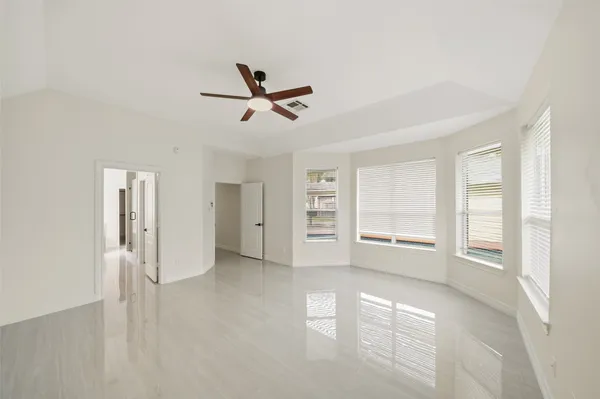 $4,400 | 5622 Lake Pl Drive, Houston, TX 77041