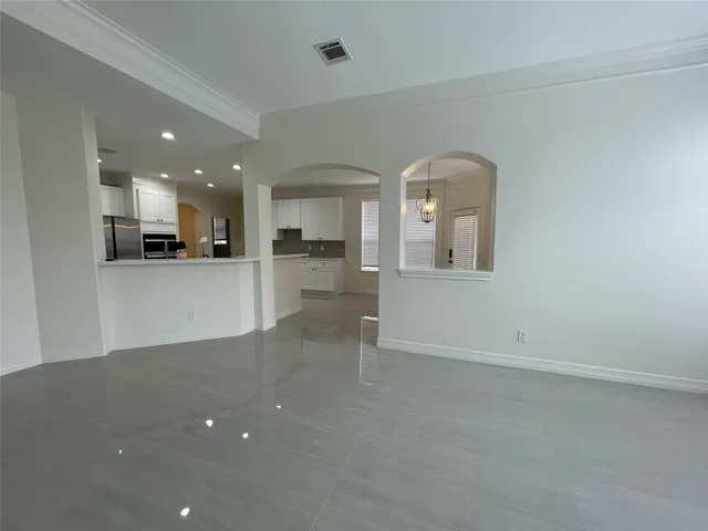 $4,400 | 5622 Lake Pl Drive, Houston, TX 77041