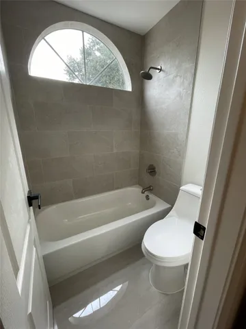 $4,400 | 5622 Lake Pl Drive, Houston, TX 77041