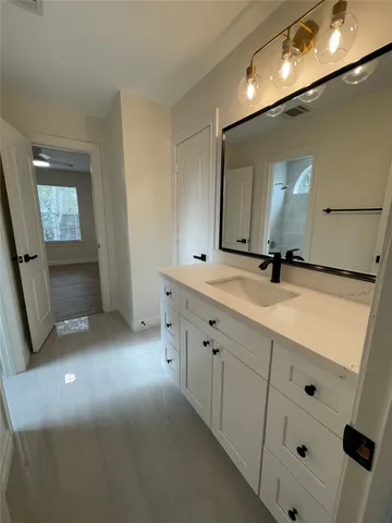 $4,400 | 5622 Lake Pl Drive, Houston, TX 77041