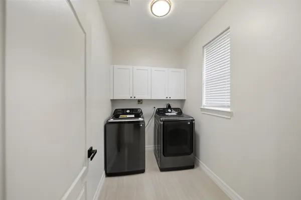 $4,400 | 5622 Lake Pl Drive, Houston, TX 77041