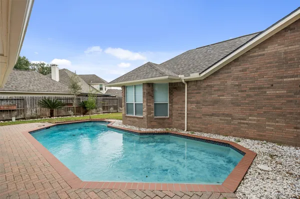 $4,400 | 5622 Lake Pl Drive, Houston, TX 77041