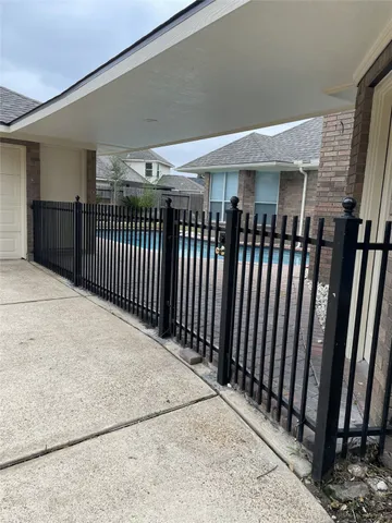 $4,400 | 5622 Lake Pl Drive, Houston, TX 77041