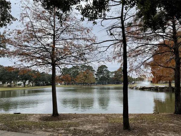 $4,400 | 5622 Lake Pl Drive, Houston, TX 77041