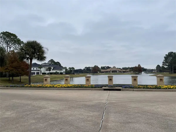 $4,400 | 5622 Lake Pl Drive, Houston, TX 77041