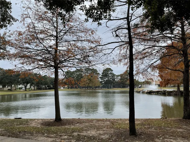 $4,400 | 5622 Lake Pl Drive, Houston, TX 77041