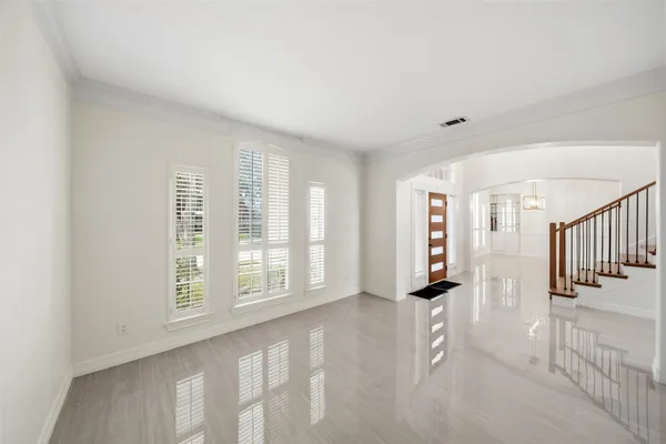 $4,400 | 5622 Lake Pl Drive, Houston, TX 77041