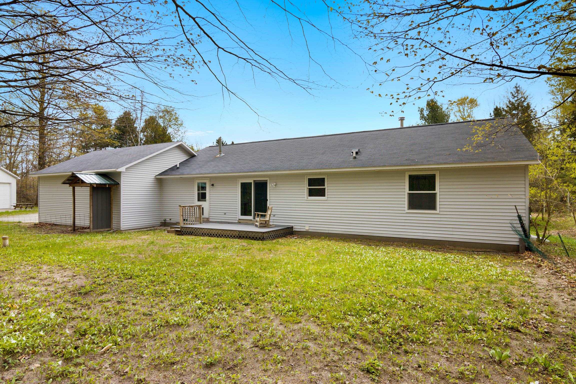 1014 Fairview Beulah, MI 49617 - Photo 32 of 38