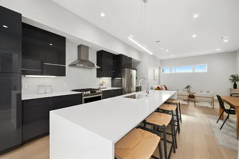 $650,000 | 5605 Sunshine Drive, Unit 10, Austin, TX 78756