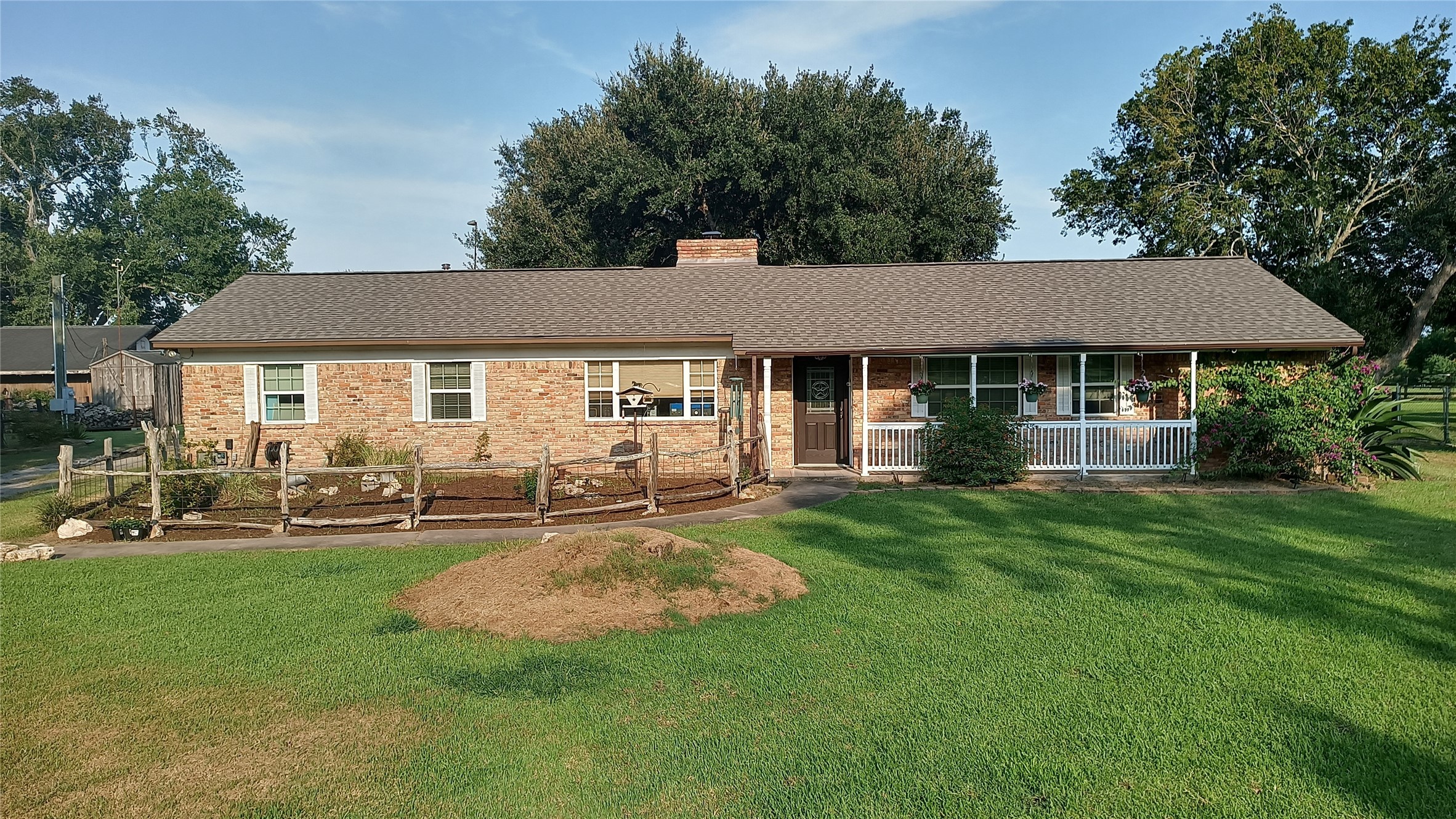 9235 Ruth Road Rosharon, TX 77583 - Photo 2 of 46