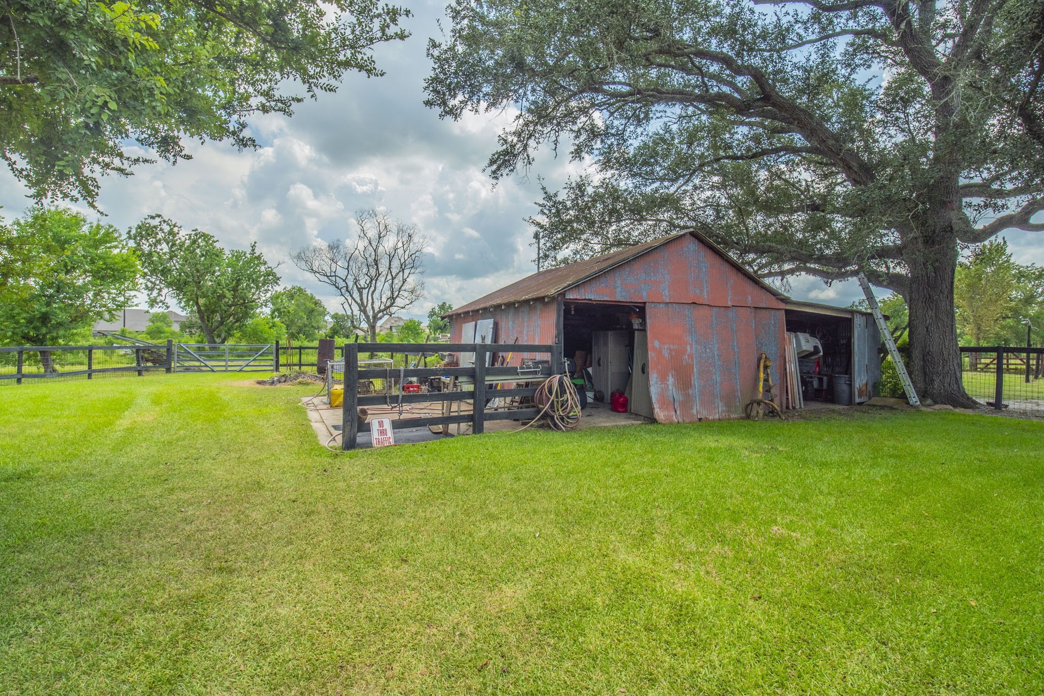 9235 Ruth Road Rosharon, TX 77583 - Photo 32 of 46