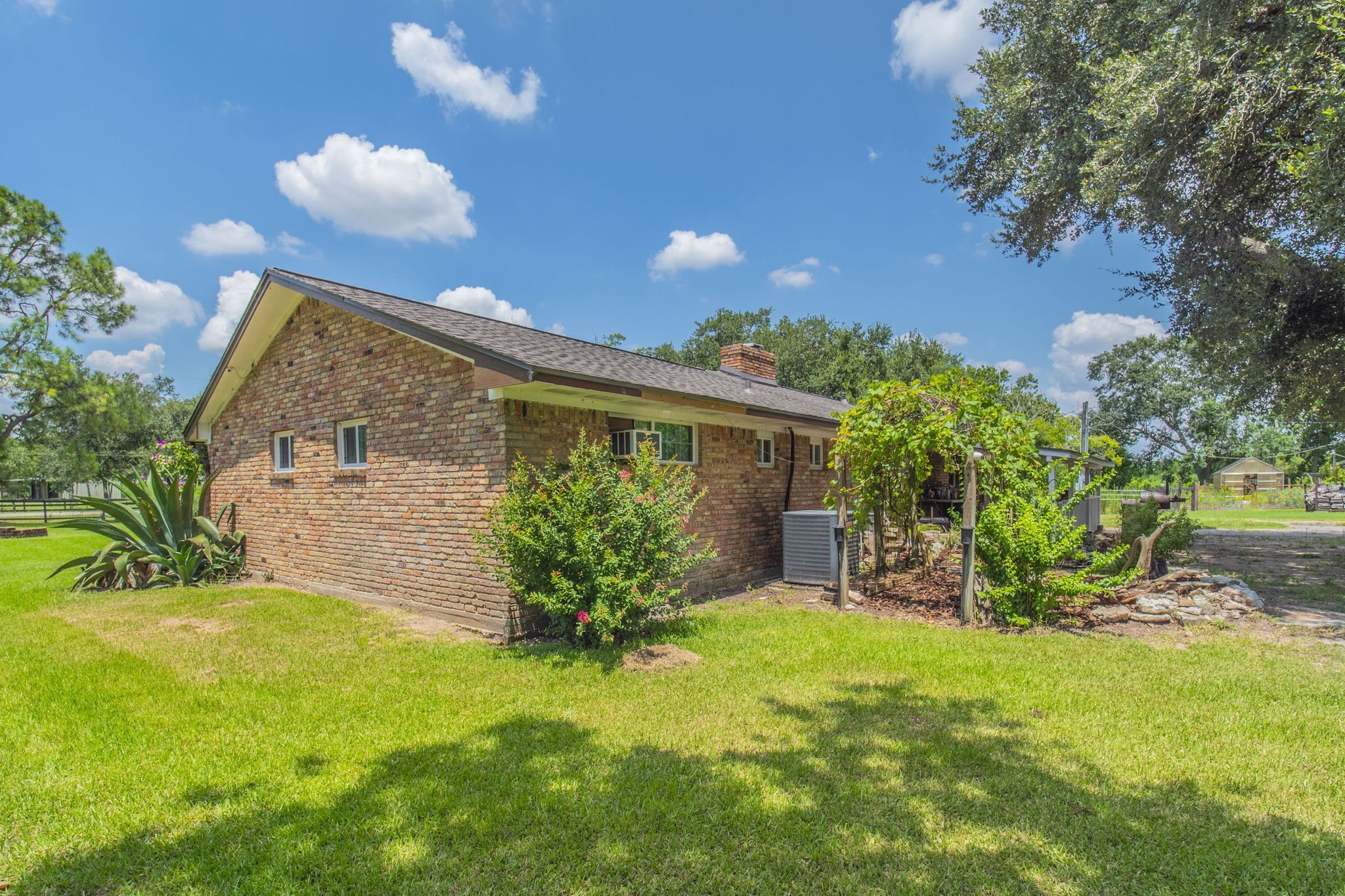 9235 Ruth Road Rosharon, TX 77583 - Photo 7 of 46