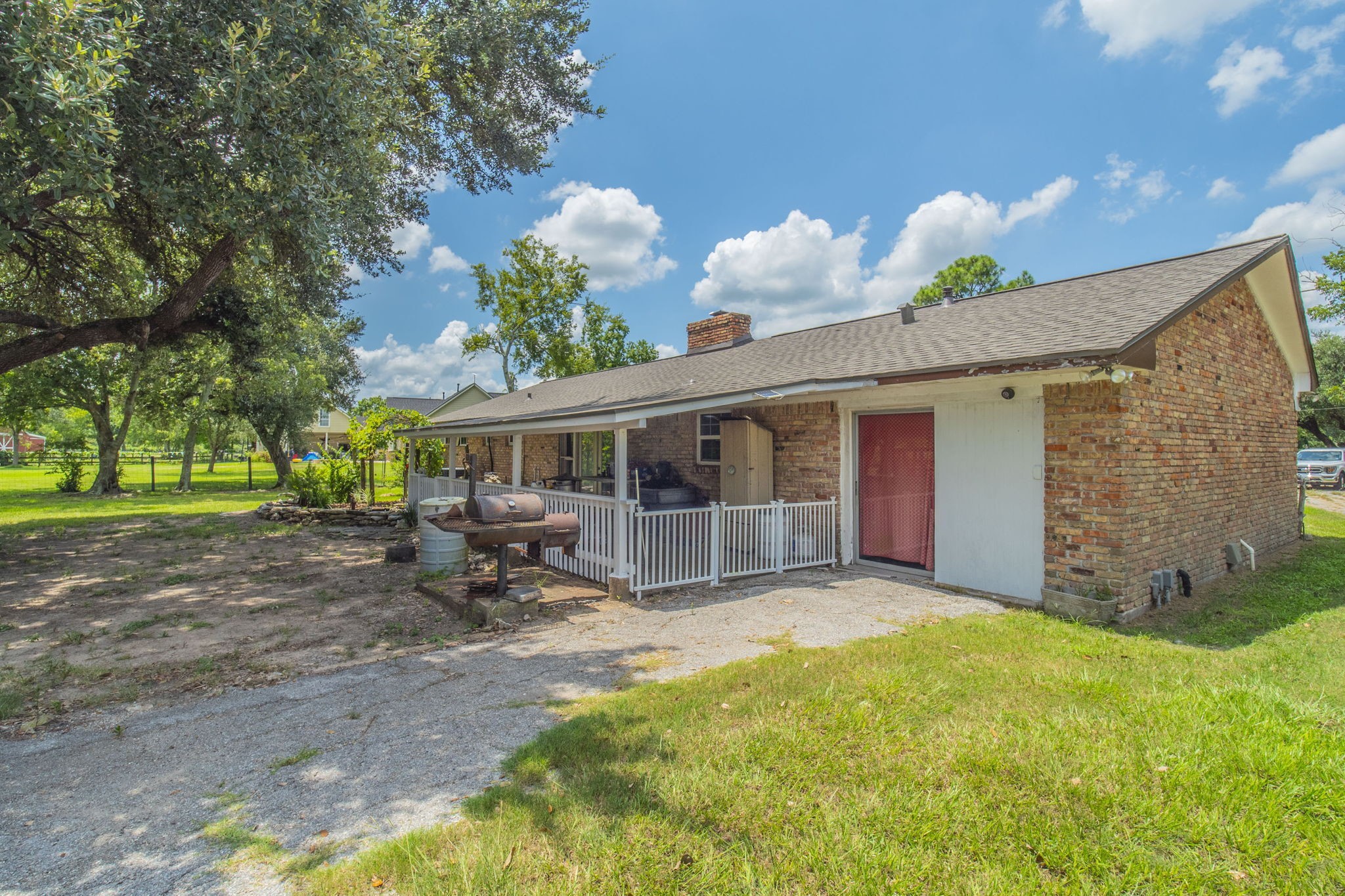 9235 Ruth Road Rosharon, TX 77583 - Photo 8 of 46