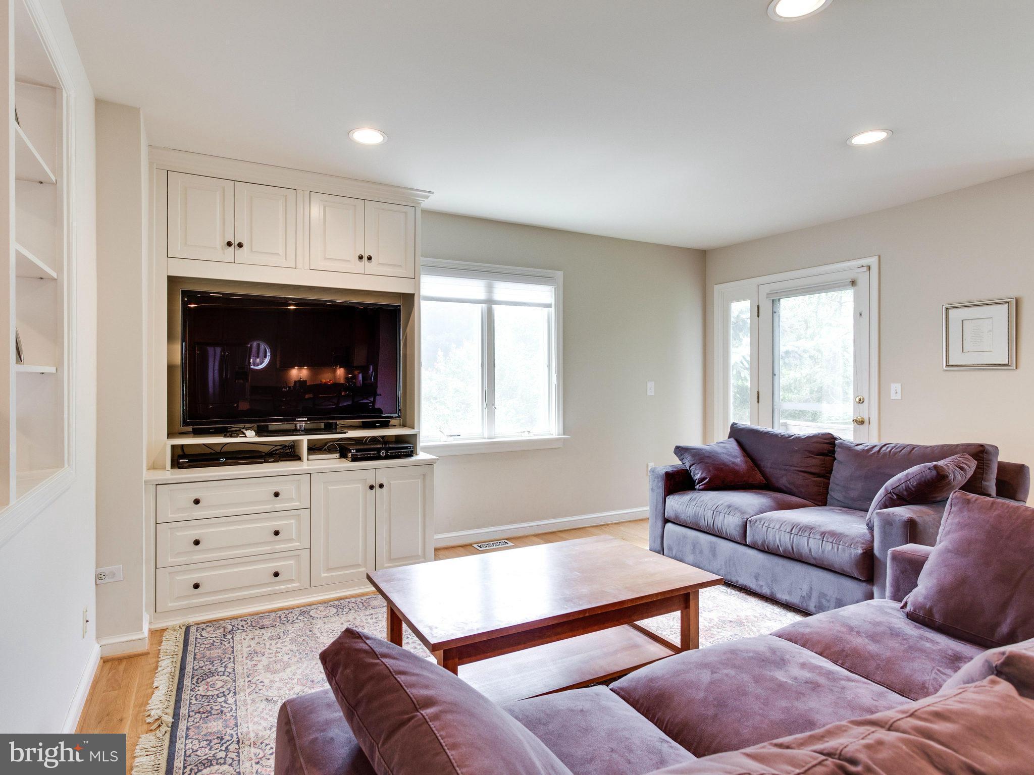 4704 Overbrook Road Bethesda, MD 20816 - Photo 15 of 30 Living Room